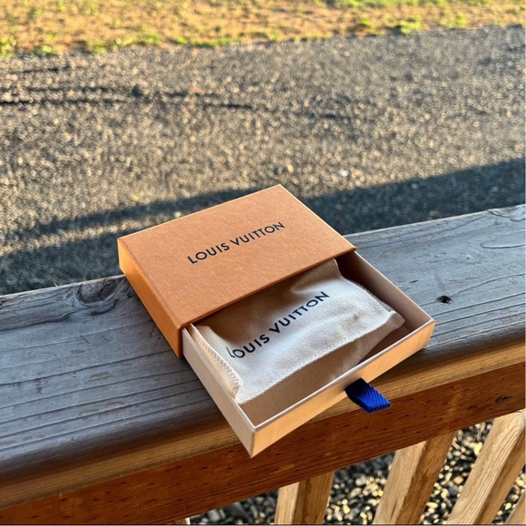 Louis Vuitton Charm / Key Holder - Picture 4 of 5